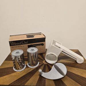 PAMPERED CHEF Deluxe Cheese Grater #1275 2 Blades Hand-Held Rotary Style